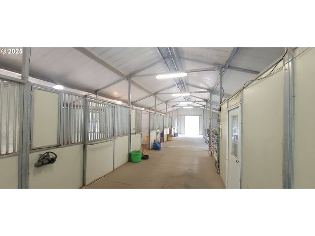 5750 Sw RIVER Rd, Hillsboro, OR 97123