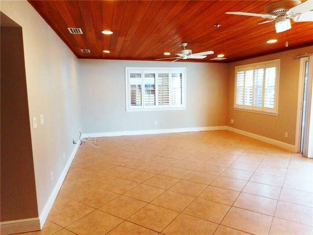 1903 Robalo Drive, Vero Beach, FL 32960