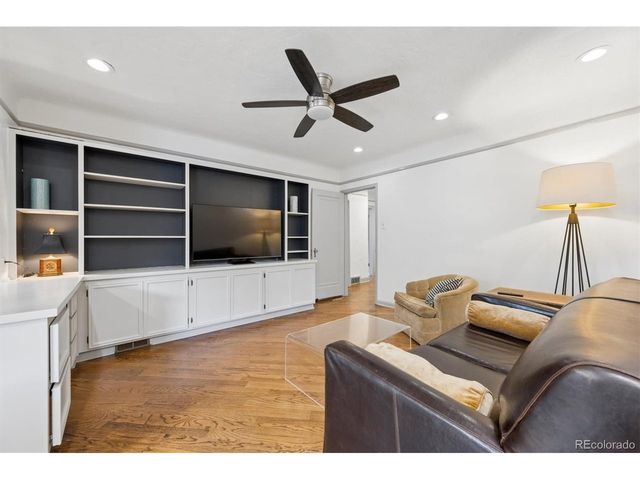423 Dahlia St, Denver, CO 80220