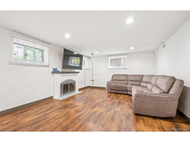 423 Dahlia St, Denver, CO 80220