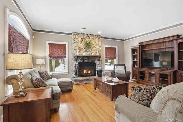 24 Heritage Court, Tuxedo Park, NY 10987