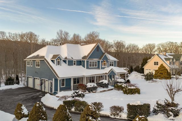 24 Heritage Court, Tuxedo Park, NY 10987