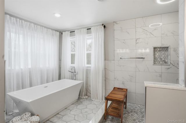 24 Heritage Court, Tuxedo Park, NY 10987