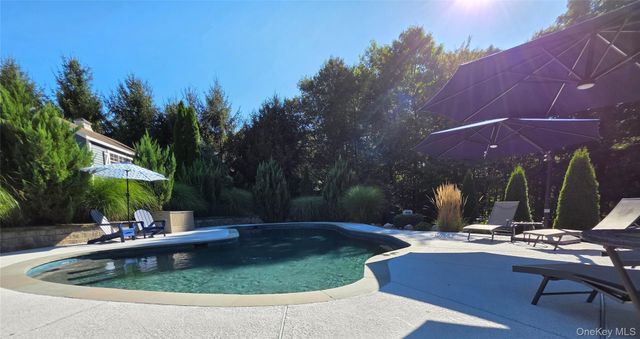 24 Heritage Court, Tuxedo Park, NY 10987