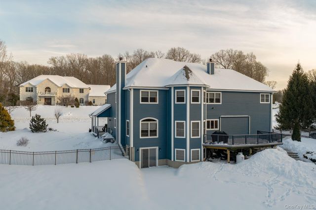 24 Heritage Court, Tuxedo Park, NY 10987