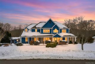 24 Heritage Court, Tuxedo Park, NY 10987