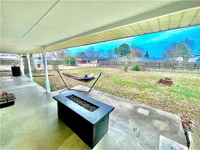 2002 Monticello Avenue, Springdale, AR 72762