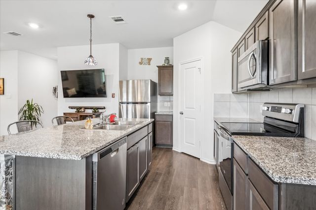 1934 Duskwood Drive, Lancaster, TX 75146