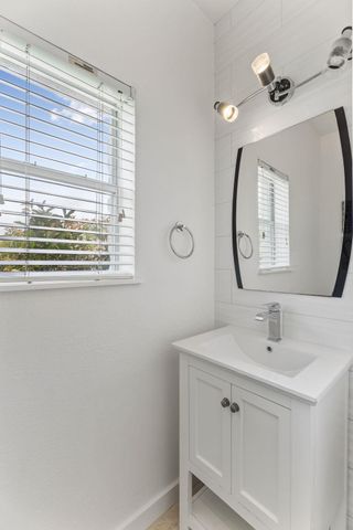 7221 Ellaview LN, Austin, TX 78759