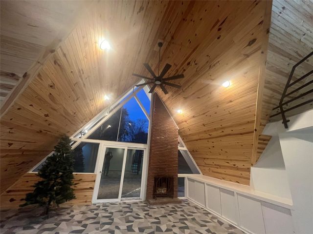 415 Shirleen Drive, Seabrook, TX 77586