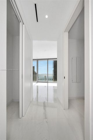 300 Biscayne Boulevard Way 1705W, Miami, FL 33131