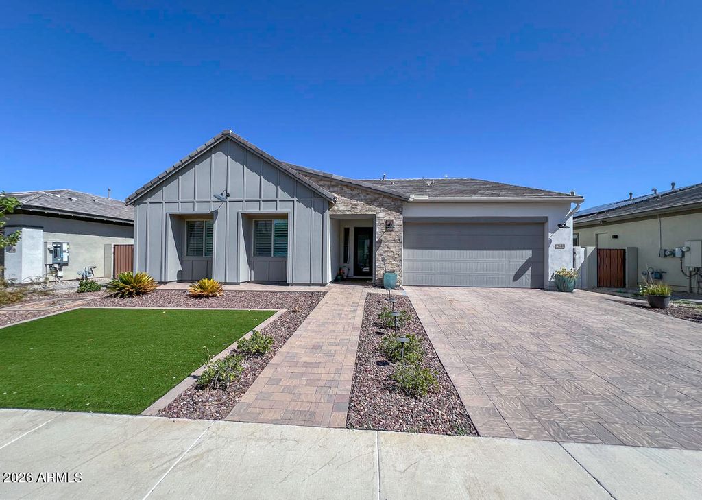 1540 E San Carlos Way, Gilbert, AZ 85298