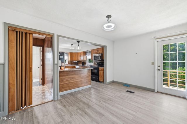 2641 Broad Street, Bristol, TN 37620