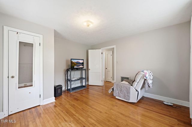 2641 Broad Street, Bristol, TN 37620