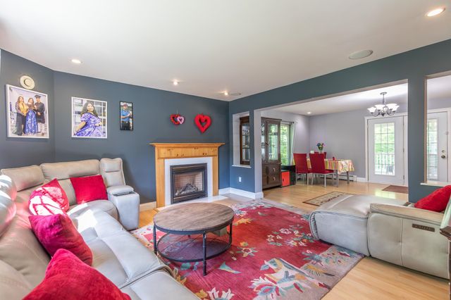 20 Wildwood Avenue, Claremont, NH 03743
