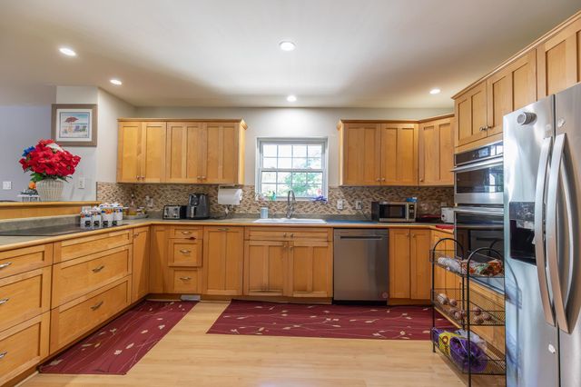20 Wildwood Avenue, Claremont, NH 03743