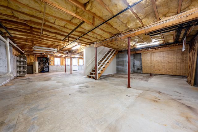 51 Falling Leaf Ln, Barnstable, MA 02655