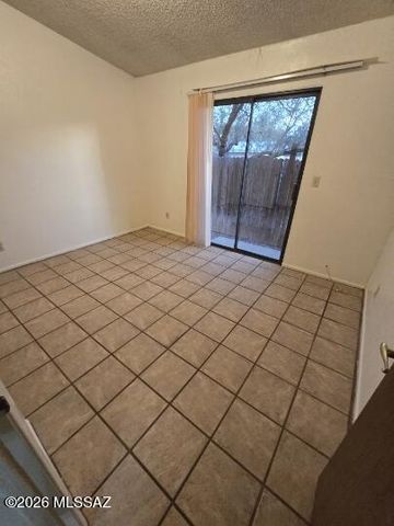 2784 N Columbus Boulevard, Tucson, AZ 85712