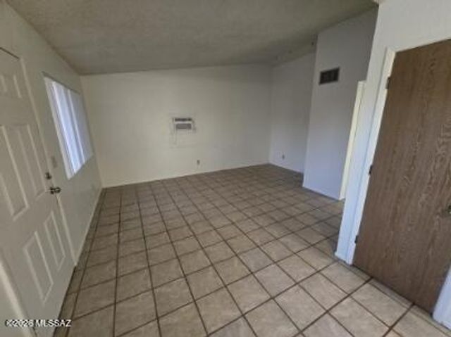 2784 N Columbus Boulevard, Tucson, AZ 85712