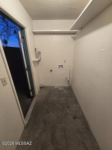 2784 N Columbus Boulevard, Tucson, AZ 85712