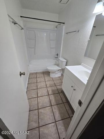 2784 N Columbus Boulevard, Tucson, AZ 85712