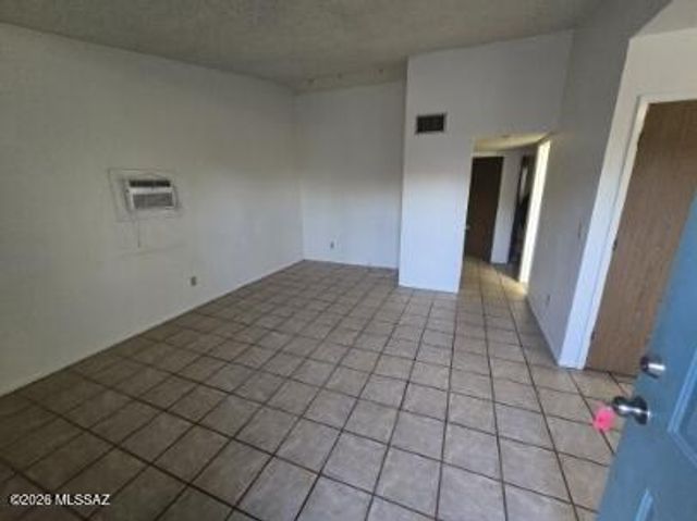 2784 N Columbus Boulevard, Tucson, AZ 85712