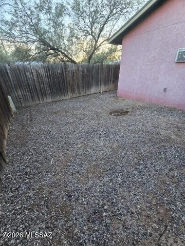 2784 N Columbus Boulevard, Tucson, AZ 85712