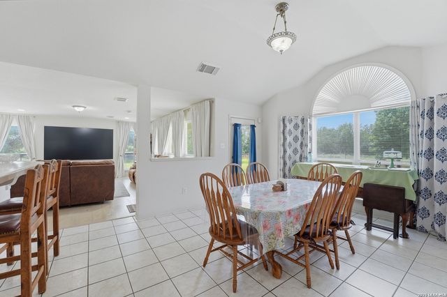 10210 S State Highway 123, Seguin, TX 78155