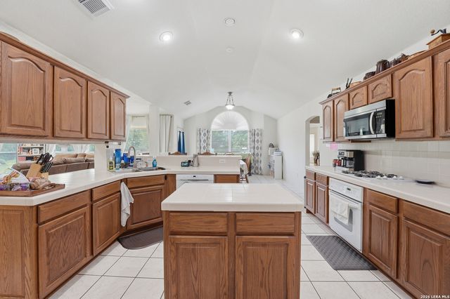 10210 S State Highway 123, Seguin, TX 78155