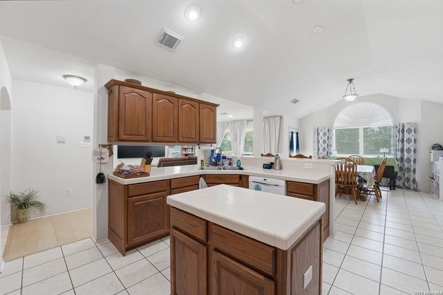 10210 S State Highway 123, Seguin, TX 78155