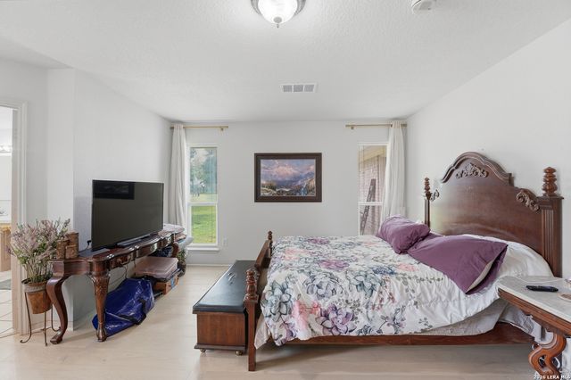 10210 S State Highway 123, Seguin, TX 78155