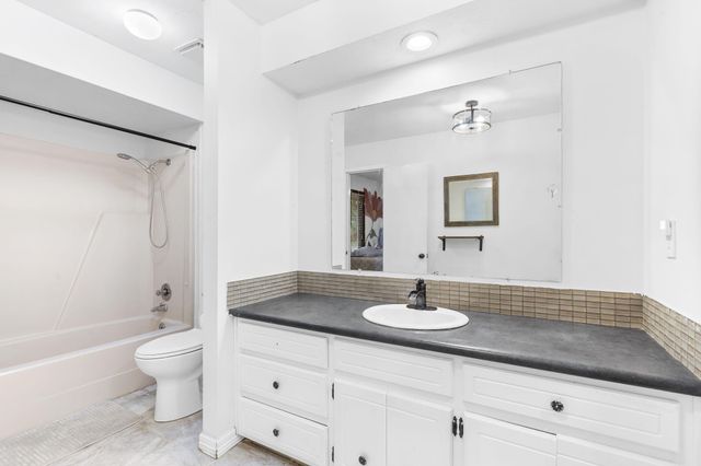 2207 Cardinal Street, Springfield, MO 65804