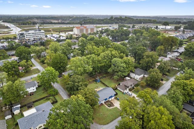 2207 Cardinal Street, Springfield, MO 65804