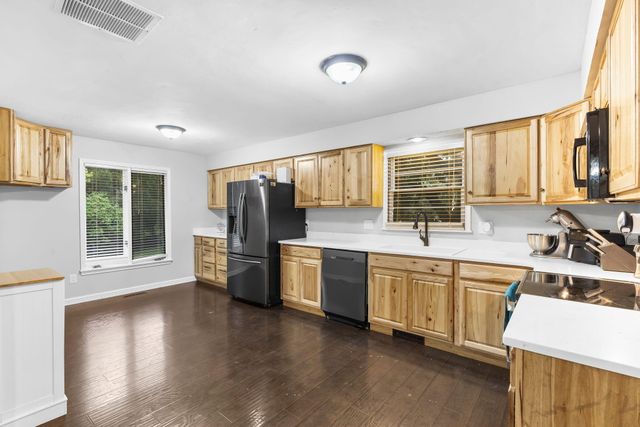 2207 Cardinal Street, Springfield, MO 65804