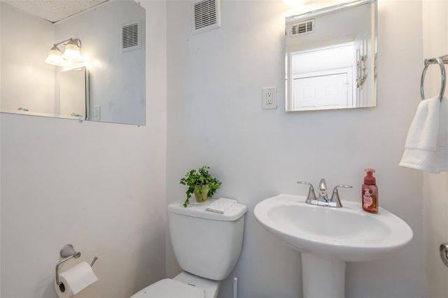 501 E BAY DRIVE 702, Largo, FL 33770