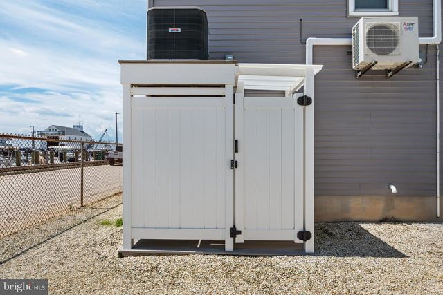 20 W SOUTH 33RD ST, Long Beach Township, NJ 08008