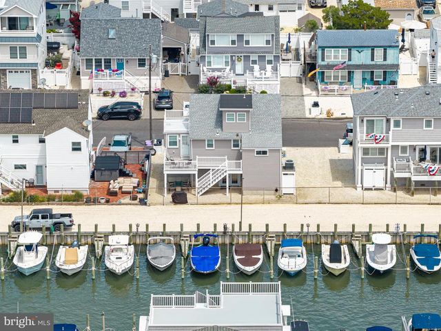 20 W SOUTH 33RD ST, Long Beach Township, NJ 08008