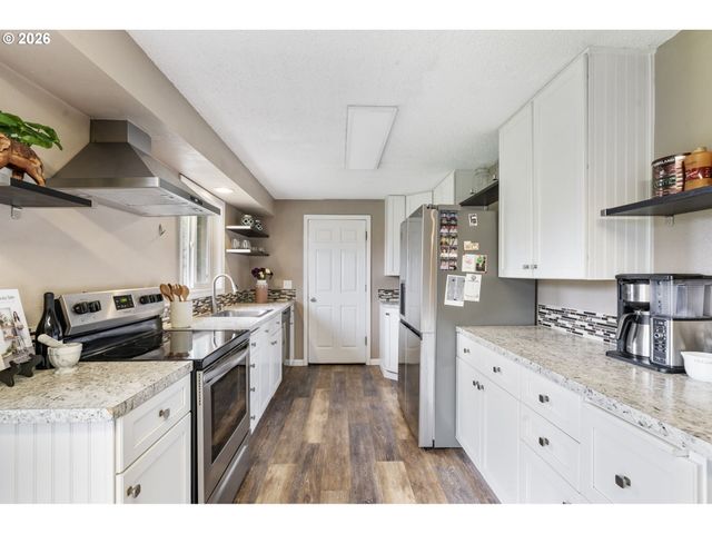720 32ND Ave, Longview, WA 98632