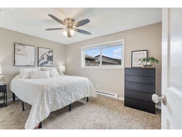 720 32ND Ave, Longview, WA 98632