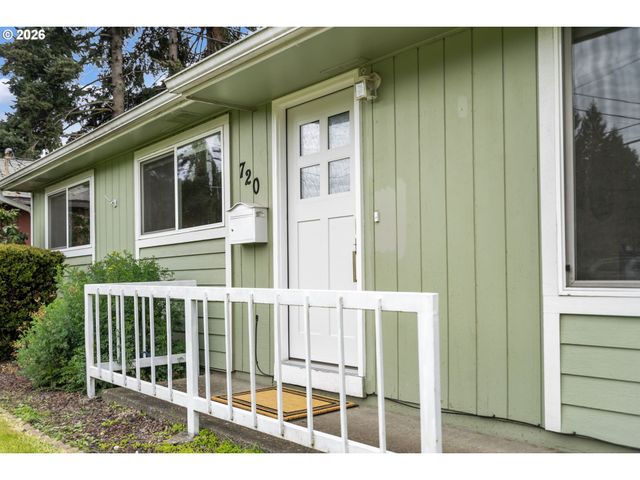 720 32ND Ave, Longview, WA 98632