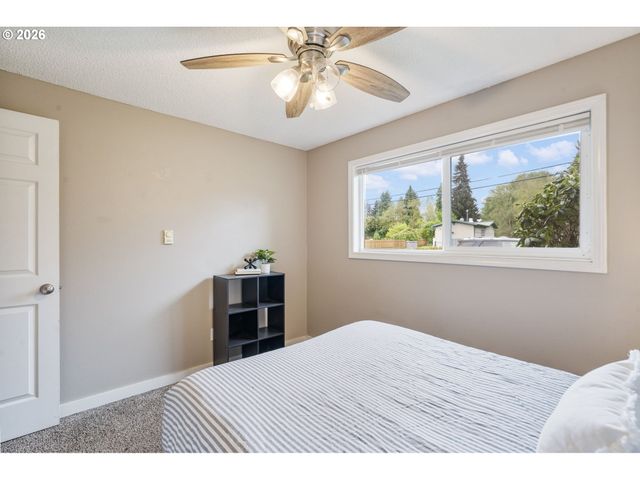 720 32ND Ave, Longview, WA 98632