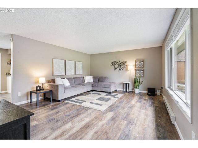 720 32ND Ave, Longview, WA 98632