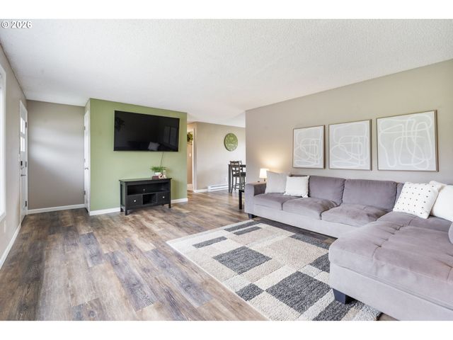720 32ND Ave, Longview, WA 98632