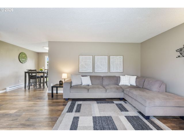 720 32ND Ave, Longview, WA 98632