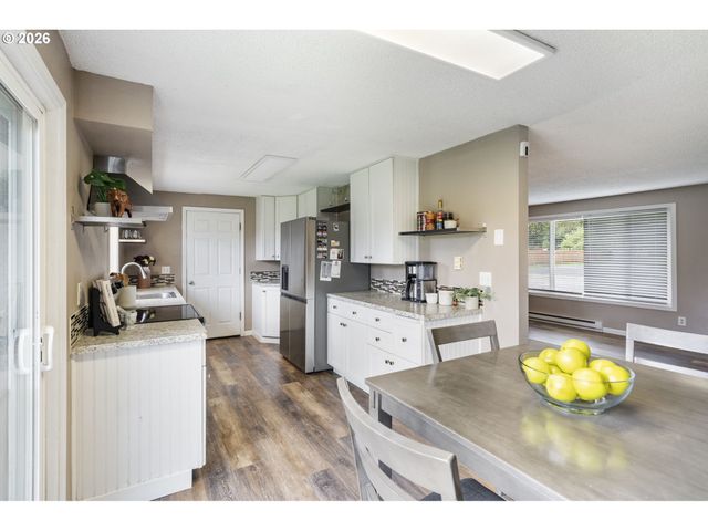 720 32ND Ave, Longview, WA 98632