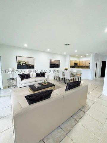 12162 SW 5th Ct, Pembroke Pines, FL 33025