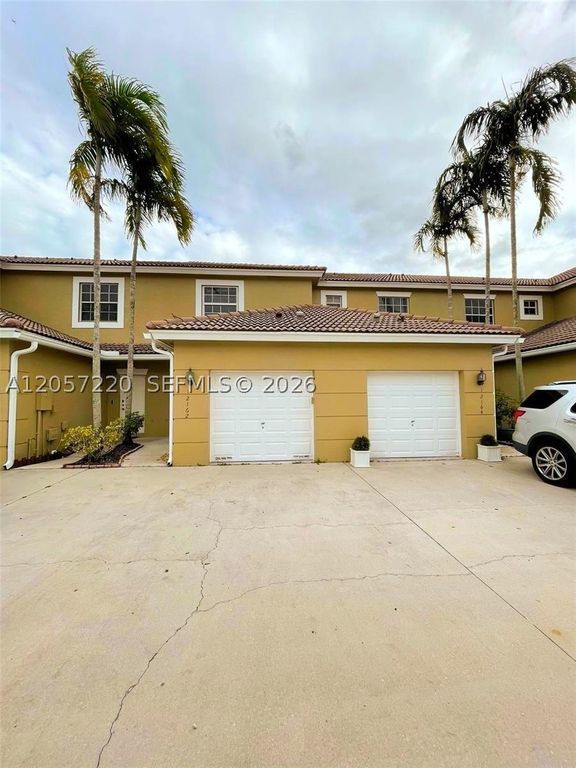 12162 SW 5th Ct, Pembroke Pines, FL 33025