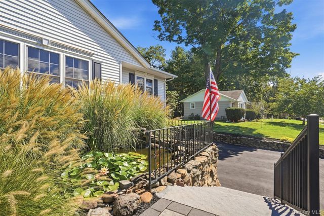 83 Harth Drive, New Windsor, NY 12553