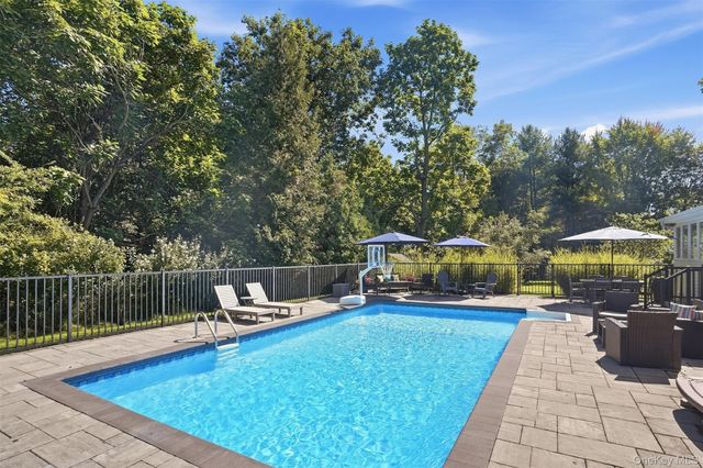 83 Harth Drive, New Windsor, NY 12553