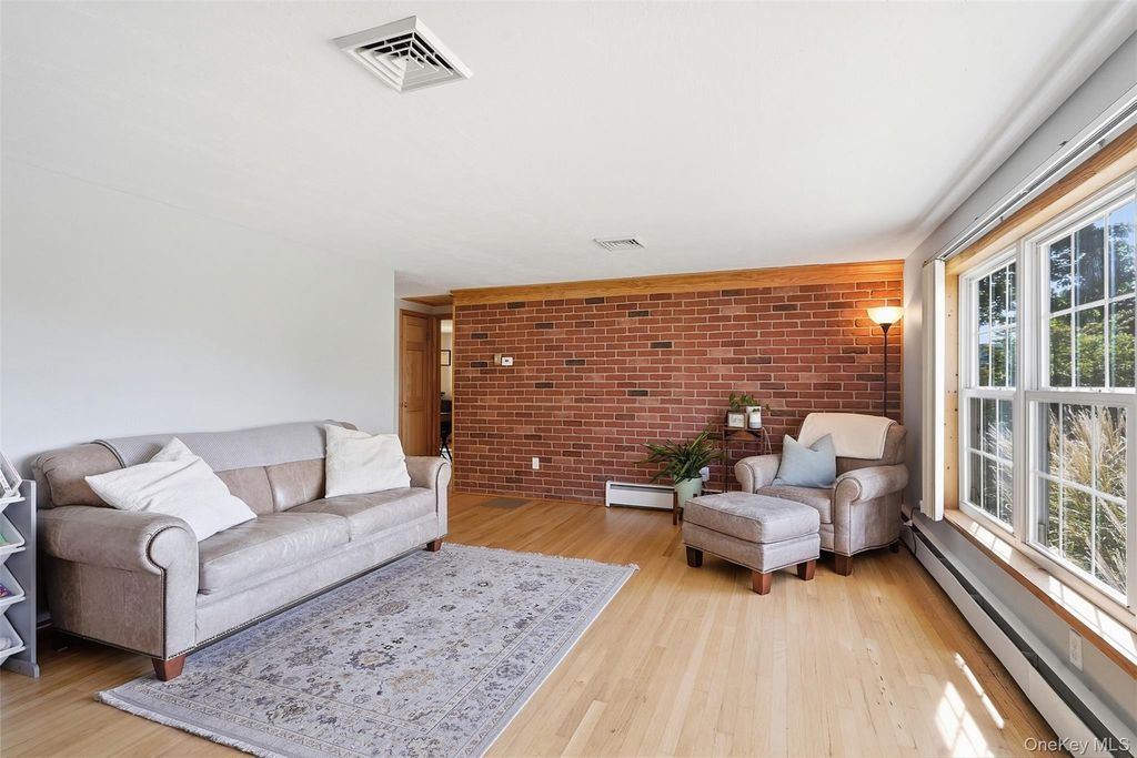 83 Harth Drive, New Windsor, NY 12553 — photo 5